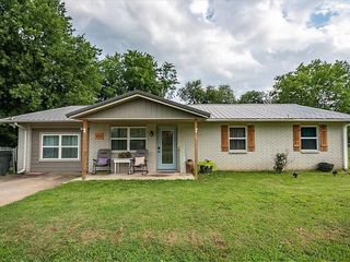 Foreclosed Home - 1627 LOUISE ST, 74965