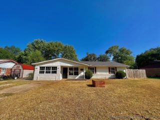 Foreclosed Home - 1674 LOUISE ST, 74965