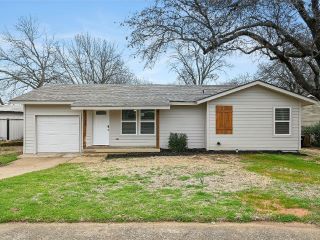 Foreclosed Home - 1133 REDBUD ST, 75020