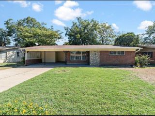 Foreclosed Home - 914 TUSING ST, 75050