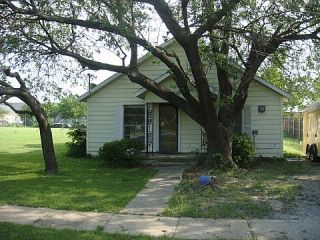 Foreclosed Home - 205 W MAIN ST, 75058