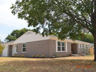 Foreclosed Home - 1520 BROOKHOLLOW DR, 75061
