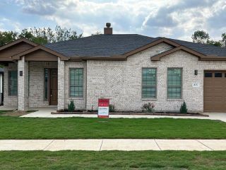 Foreclosed Home - 813 HEARTHSIDE WAY, 75071