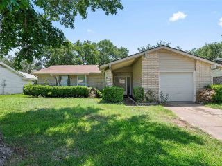 Foreclosed Home - 810 DOVE LN, 75090