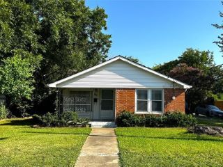 Foreclosed Home - 119 W LAKE ST, 75090