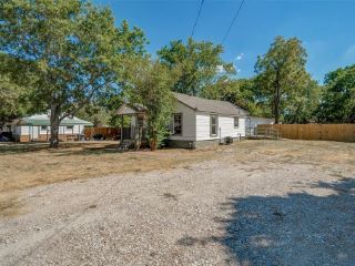 Foreclosed Home - 206 E KING ST, 75090