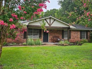 Foreclosed Home - 412 MEADOW LN, 75103