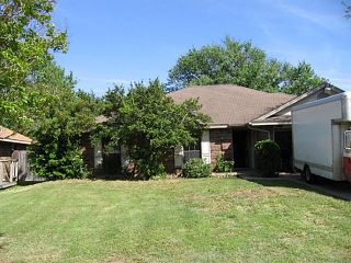 Foreclosed Home - 1180 HOLLY LN, 75104