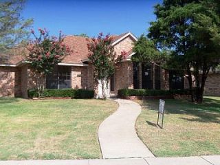 Foreclosed Home - 844 MEANDERING DR, 75104