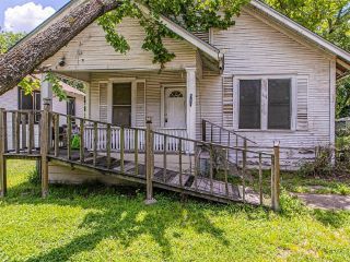 Foreclosed Home - 611 N 3RD ST, 75110