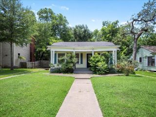 Foreclosed Home - 1719 MAPLEWOOD AVE, 75110