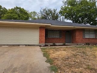 Foreclosed Home - 1605 N 26TH ST, 75110