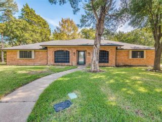 Foreclosed Home - 216 WOODBROOK DR, 75115