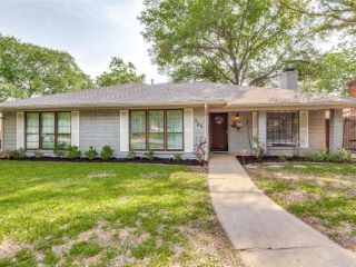 Foreclosed Home - 225 WOODHAVEN DR, 75115