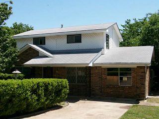 Foreclosed Home - 222 W CENTER ST, 75116