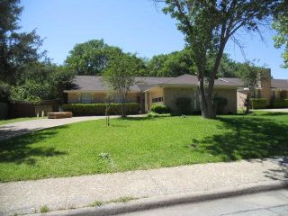Foreclosed Home - 715 N HORNE ST, 75116