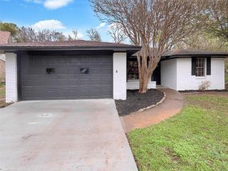 Foreclosed Home - 439 SHOREWOOD DR, 75116
