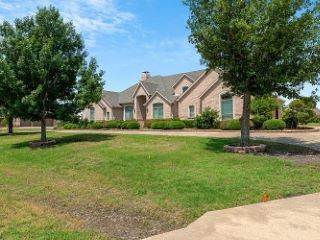 Foreclosed Home - 15145 SKYVIEW LN, 75126