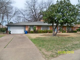 Foreclosed Home - 703 W MAIN ST, 75146