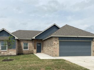 Foreclosed Home - 105 PANTHER LOOP, 75147