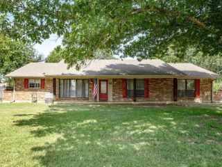 Foreclosed Home - 112 N KEMP ST, 75147