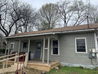 Foreclosed Home - 1016 W ROYALL BLVD, 75148