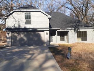 Foreclosed Home - 106 LAZY LAUNCH LN, 75156