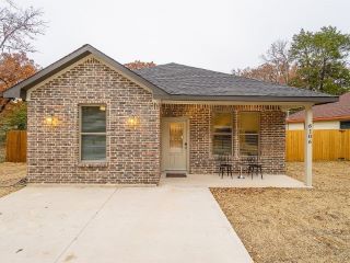Foreclosed Home - 6106 TEJAS DR, 75156