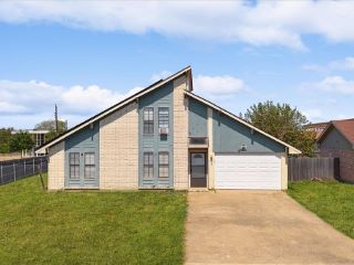 Foreclosed Home - 301 HILLHAVEN DR, 75159