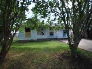Foreclosed Home - 110 E MCCOULSKEY ST, 75160