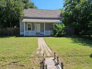 Foreclosed Home - 818 WATER ST, 75165