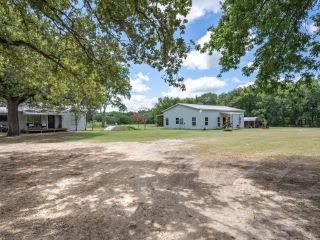 Foreclosed Home - 1327 VZ COUNTY ROAD 3910, 75169