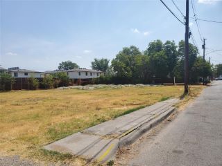 Foreclosed Home - 1502 HOLLY AVE, 75204
