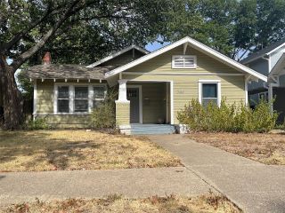Foreclosed Home - 730 N WINDOMERE AVE, 75208