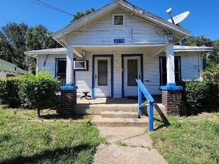 Foreclosed Home - 2719 MAURINE F BAILEY WAY, 75215