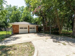 Foreclosed Home - 8462 GARLAND RD, 75218