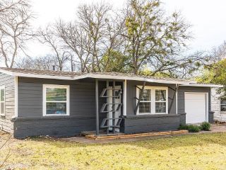 Foreclosed Home - 2134 FENWICK DR, 75228