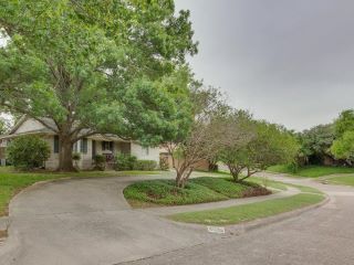 Foreclosed Home - 9032 GUILDHALL DR, 75238