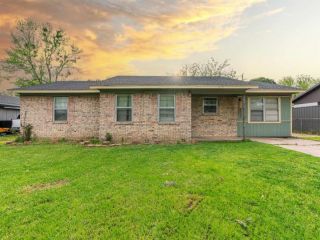 Foreclosed Home - 625 SUNSET ST, 75416