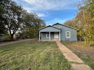 Foreclosed Home - 904 W 8TH ST, 75418