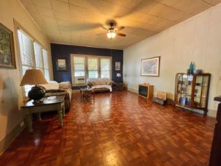Foreclosed Home - 403 MONROE ST, 75435
