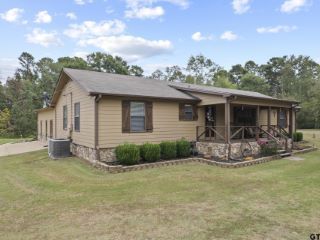 Foreclosed Home - 1441 COUNTY ROAD 2412, 75451
