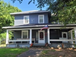 Foreclosed Home - 200 10TH ST NE, 75460