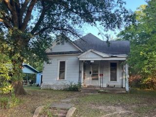 Foreclosed Home - 1336 W KAUFMAN ST, 75460