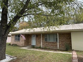 Foreclosed Home - 300 WALNUT HILL DR, 75462