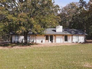 Foreclosed Home - 325 COUNTY ROAD 42540, 75462