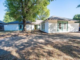 Foreclosed Home - 3925 HOLBROOK ST, 75462