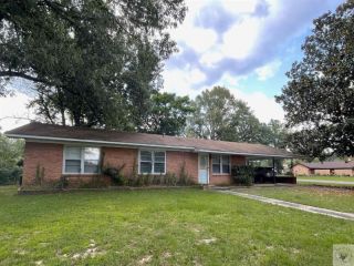 Foreclosed Home - 3002 HOLLYWOOD ST, 75501
