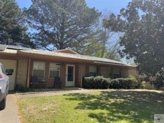 Foreclosed Home - 1708 WAVERLY DR, 75501