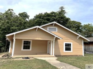 Foreclosed Home - 2017 WALNUT ST, 75501